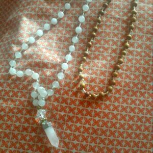 Long bohemian necklace with wooden beads and rose quartz